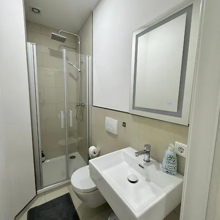 Heaven Homes - Privatzimmer Mit Bad In Der Naehe Von Hbf Düsseldorf Exterior foto