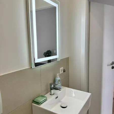 Heaven Homes - Privatzimmer Mit Bad In Der Naehe Von Hbf Düsseldorf Exterior foto